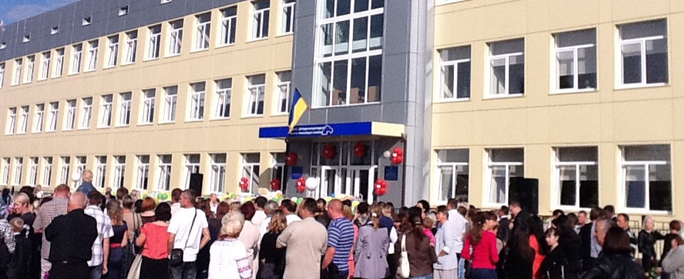 Свято першого дзвінка 1 вересня 2012 року. Відкриття нової школи в селі Піщанка Новомосковського району