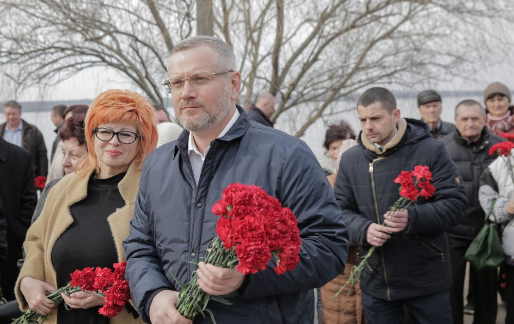 А. Вилкул почтил память Героев-Ольшанцев ( г. Николаев)