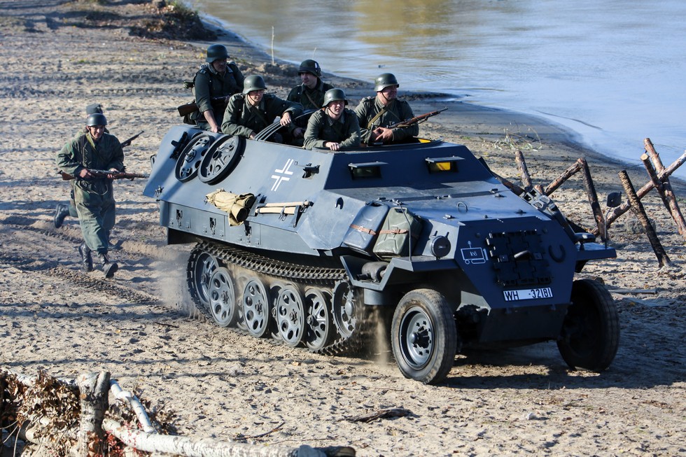 На Днепропетровщине прошла самая масштабная в истории Украины реконструкция исторических событий Битвы за Днепр