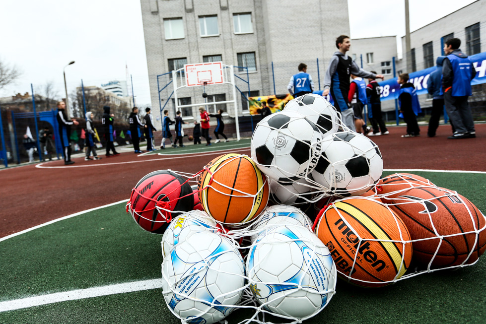 В Днепропетровске открыта современная площадка для игры в баскетбол