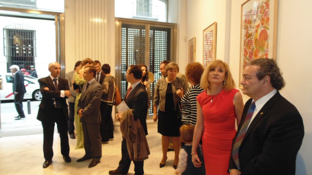 Телеканал Украина о выставке петриковской росписи в Мадриде, открытой по инициативе А. Вилкула
